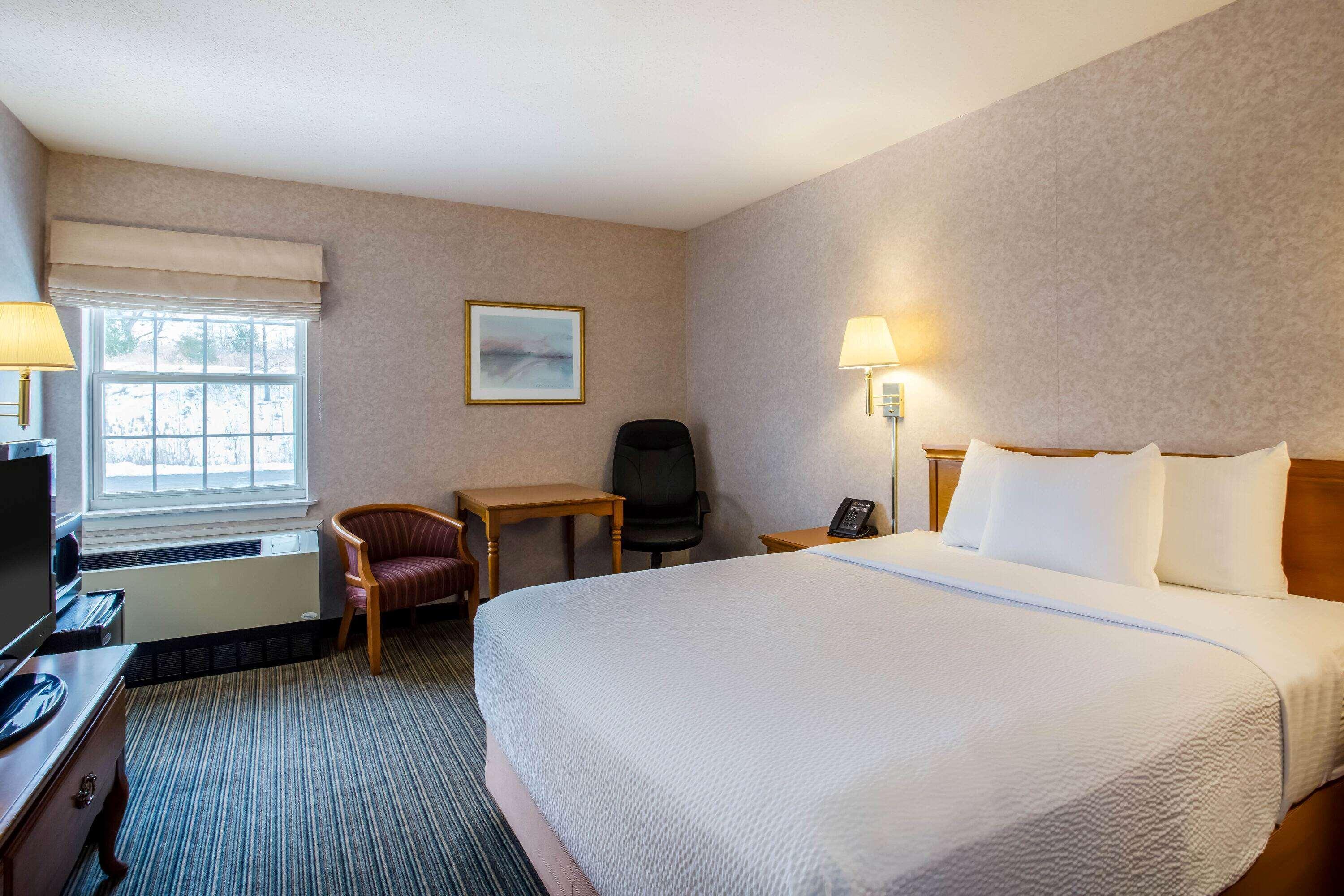 Holiday Inn Express St. Albans By Ihg Exterior photo