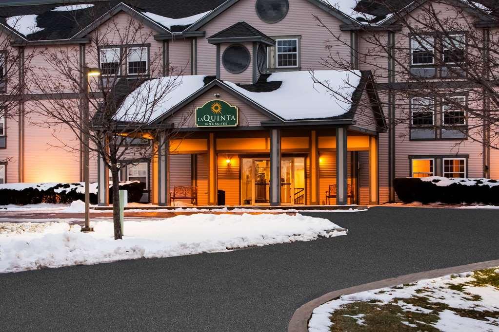 Holiday Inn Express St. Albans By Ihg Exterior photo
